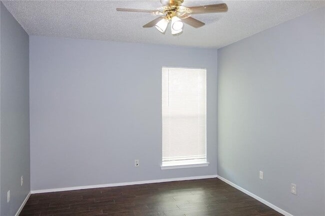 Building Photo - 9714 Eastwend Dr
