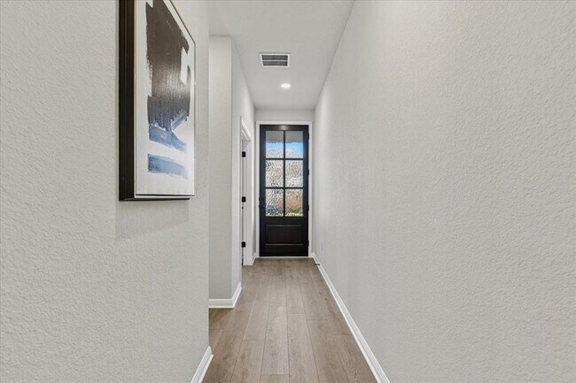 Building Photo - 158 Lake Shore Dr