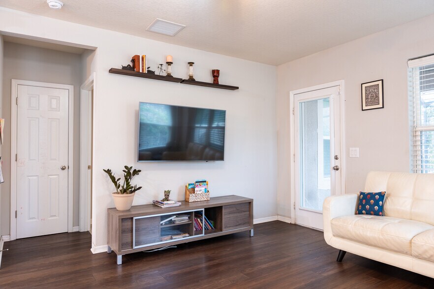 Building Photo - 19376 Roseate Dr