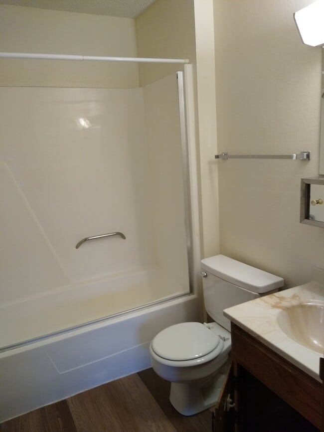 Building Photo - 1005 28th St