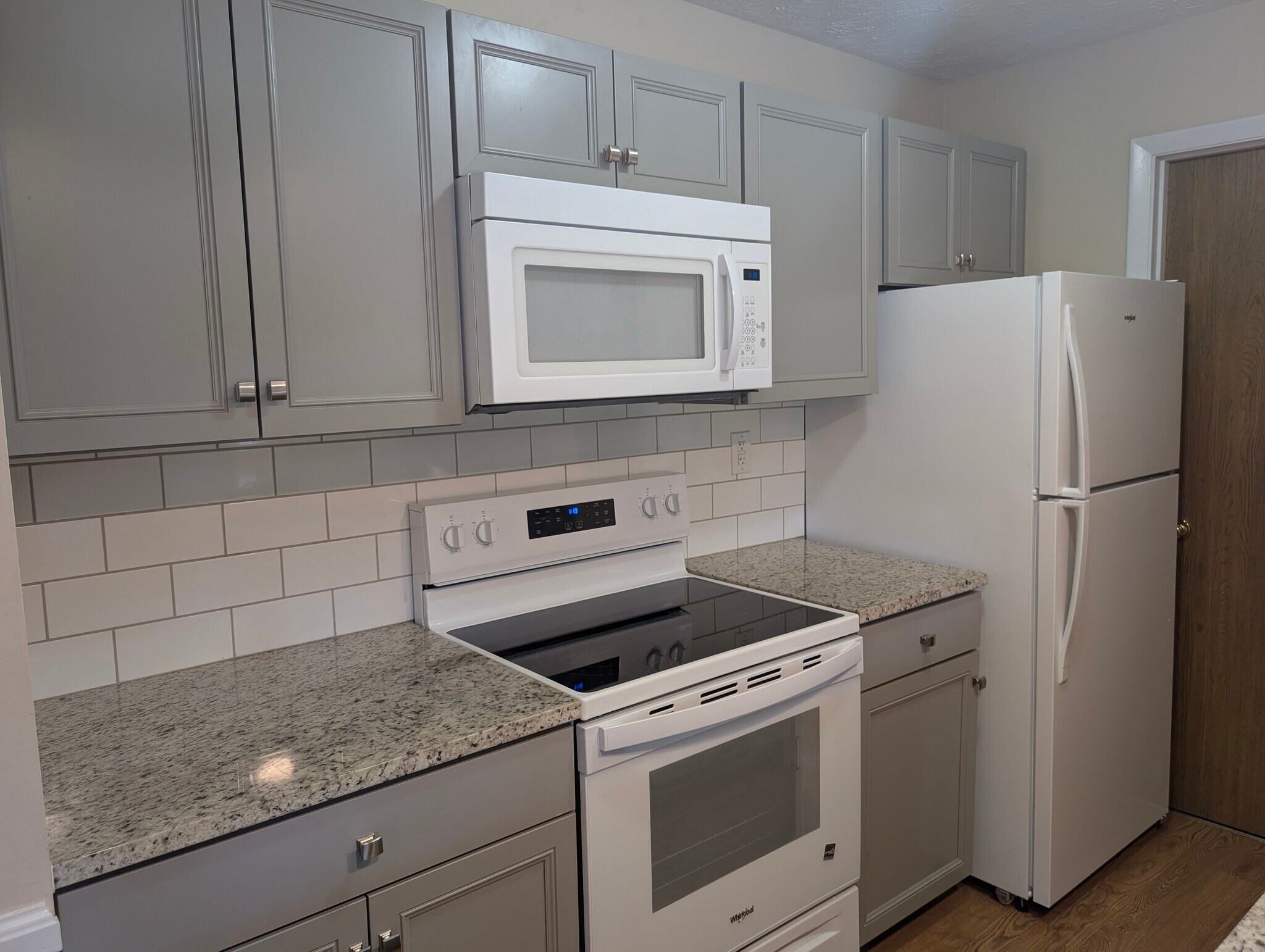 New appliances and countertops - 30 Creekwood Dr