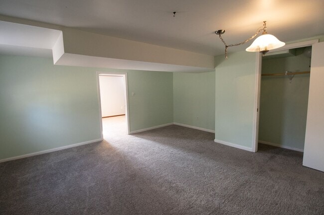 Building Photo - Cozy Spacious Home 4bd/3ba w garage