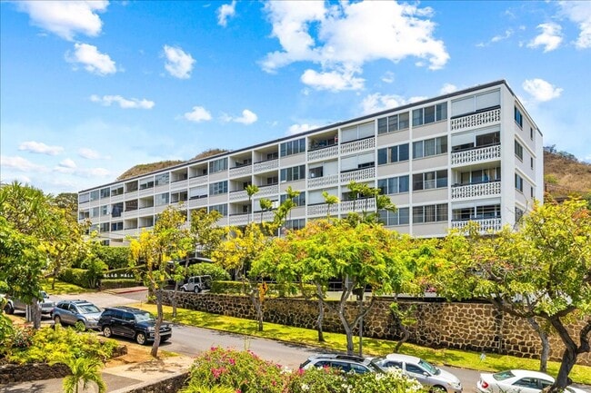 Building Photo - Newly renovated one bedroom condo with lov...
