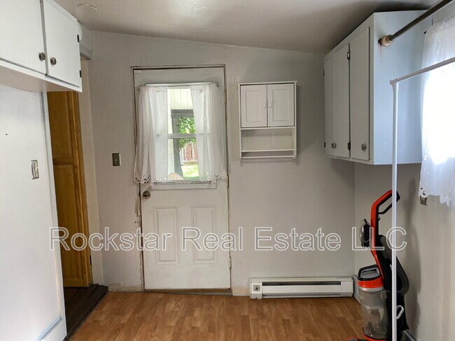 Building Photo - 717 S Ferrall St