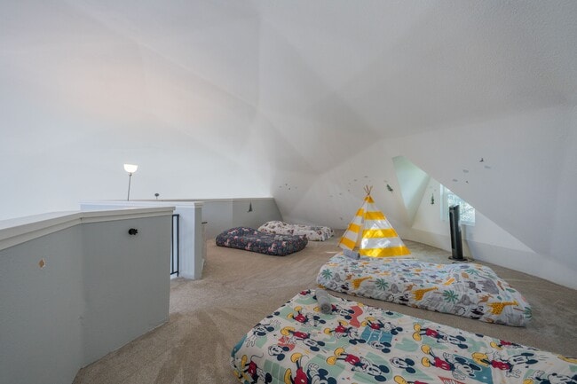 Building Photo - 28205 Meadow Oak Ln