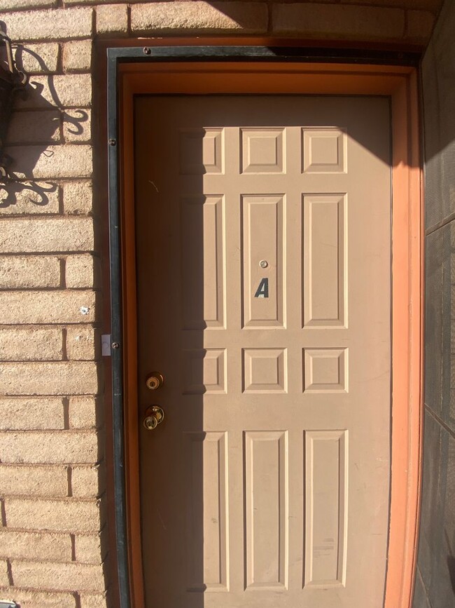 Building Photo - los-2940