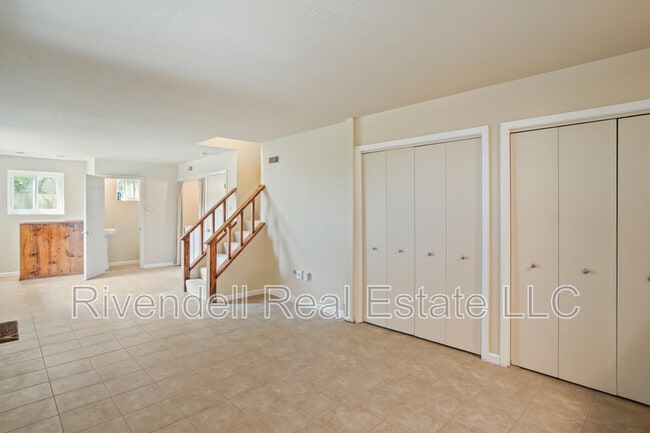 Building Photo - 130 Castleton Way