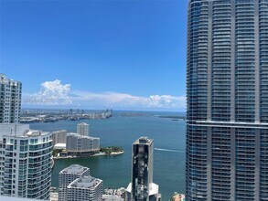 Building Photo - 1010 Brickell Ave