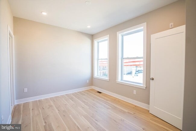 Building Photo - 129 S 49th St