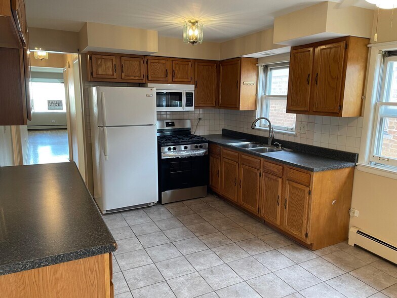 Primary Photo - 2318 N 72nd Ct