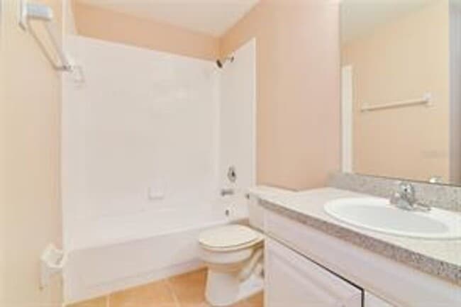 Building Photo - Nice 4/2.5 Home in East Orlando with 2-Car Garage