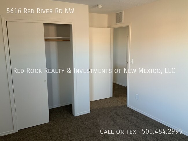 Building Photo - 4 Bedroom home in NW Albuquerque