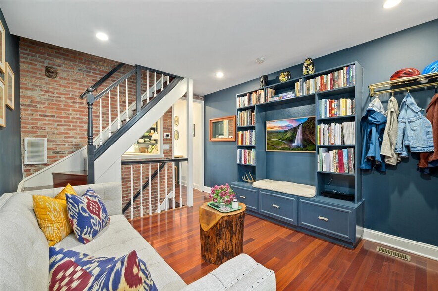 Cozy Living Room with Built-ins - 1247 Maryland Ave NE