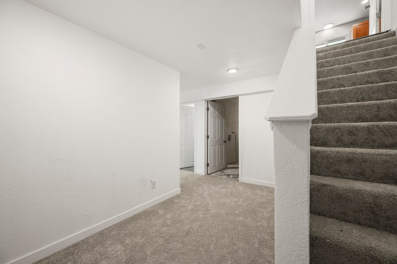 Building Photo - 5520 Coyote Ln