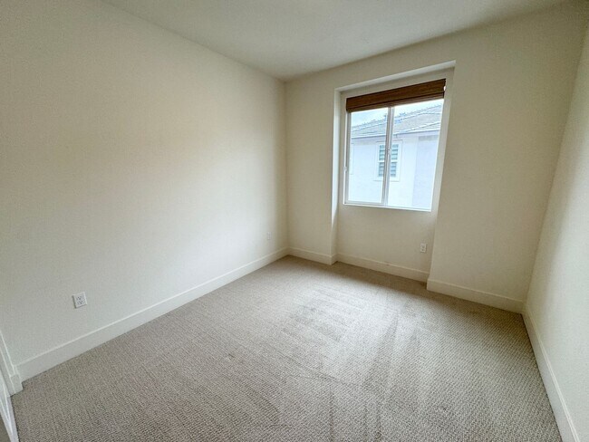 Building Photo - Perfect Shape Dublin Home in The Boulevard...