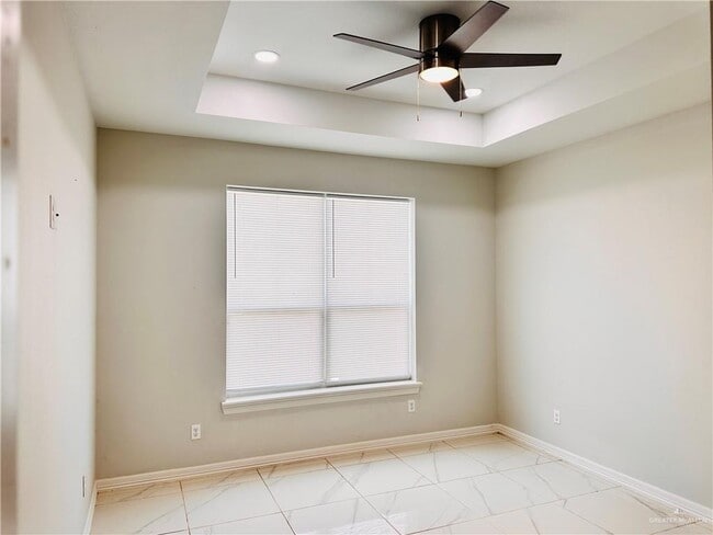 Building Photo - 20 N Crown Point