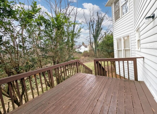 Building Photo - Beautiful 2 story, 4 bed, 2.5 bath Home Located in the Davis Lake Community!