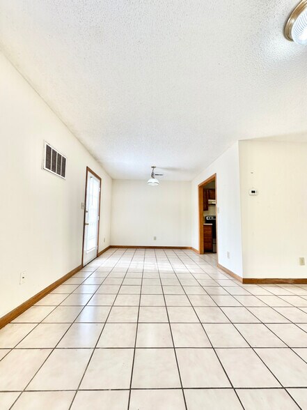 Building Photo - 1294 Milligan Hwy