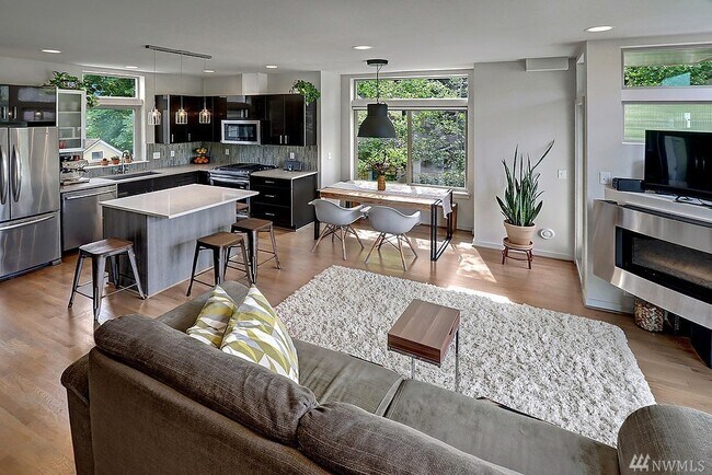 Building Photo - 2611 NW 65th St