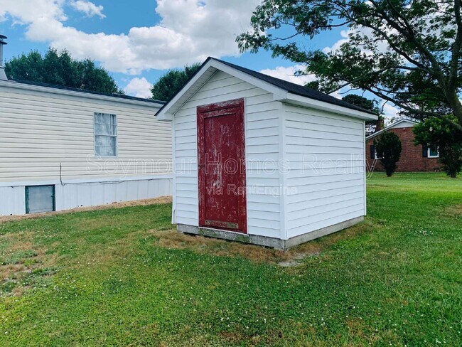 Building Photo - 1286 Country Club Rd