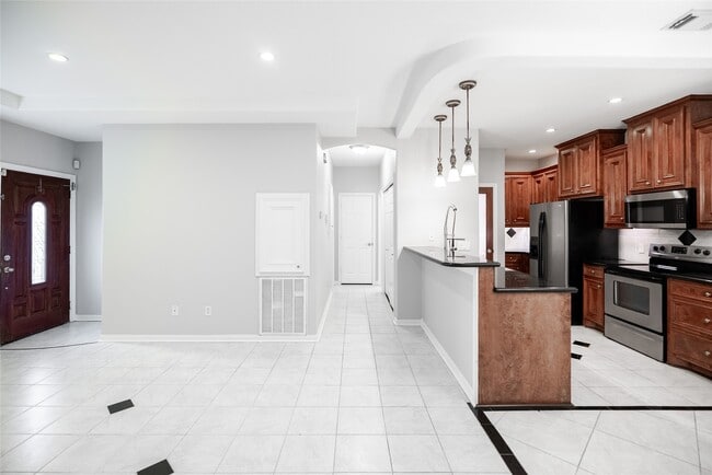 Building Photo - 13165 Snow Ln