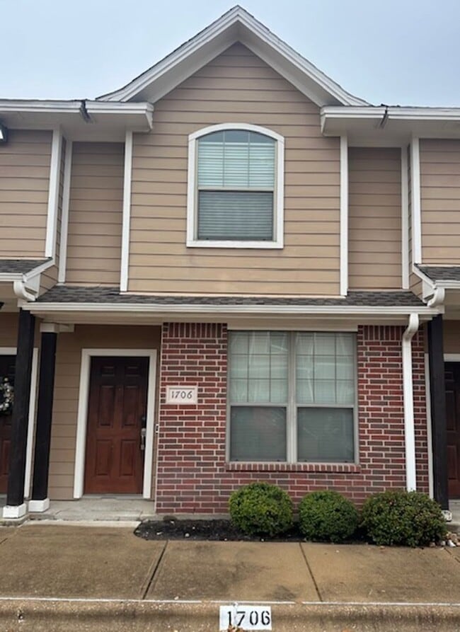 Building Photo - River Ridge Townhomes #1706