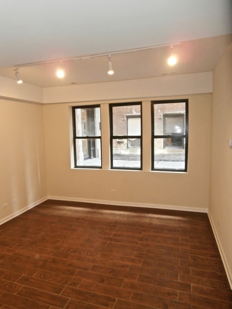Building Photo - 4751 N Troy St