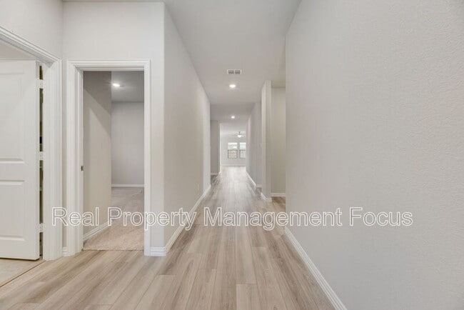 Building Photo - 203 Rocky Rd