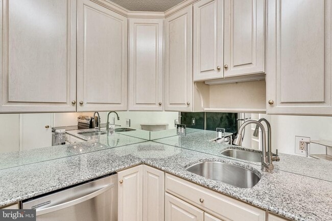 Building Photo - 955 26th St NW