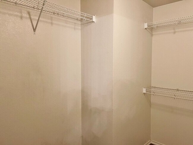 Building Photo - Newer 2 Story Home in Burleson with Commun...