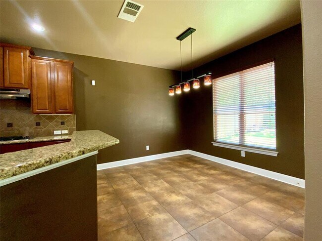 Building Photo - 303 Kati Ln