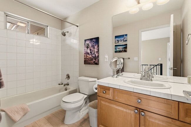 Building Photo - Stunning Fully Furnished Home in Roxborough Park!