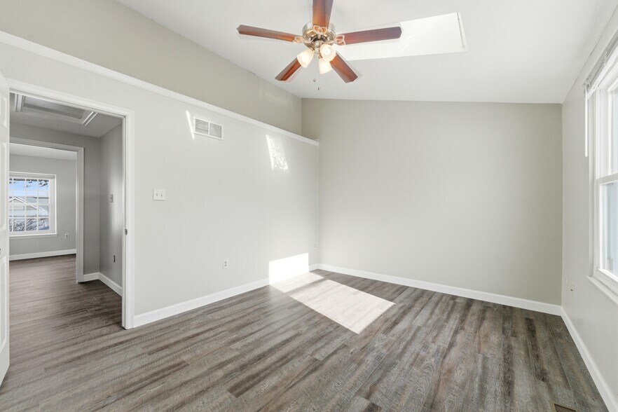 Building Photo - 217 Clearbrook Ct