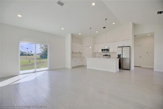 Building Photo - 6909 Salem Ct