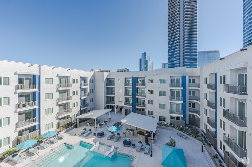 Outdoor Living/Pool Area - Aura Vegas Apartments