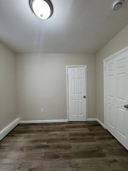 Building Photo - 426 S 17th St