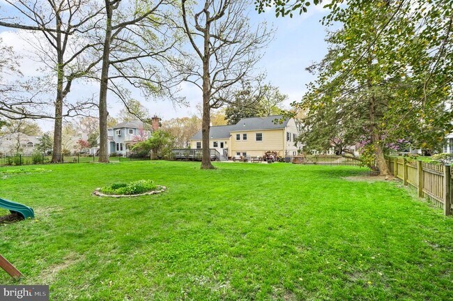 Building Photo - 4408 Tarpon Ln
