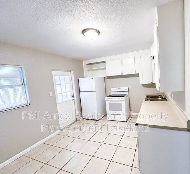 Building Photo - 1595 28th St NW