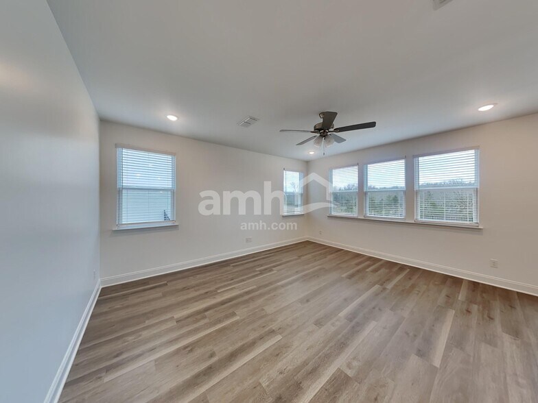 Building Photo - 6059 Rosemore Ln