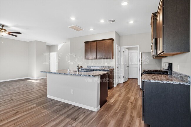 Building Photo - 1712 Amaranth Ln