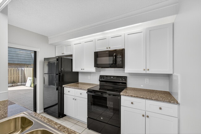 Building Photo - 1622 16th Way