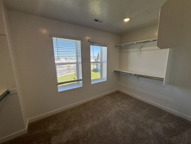Building Photo - 2808 W 2720 N
