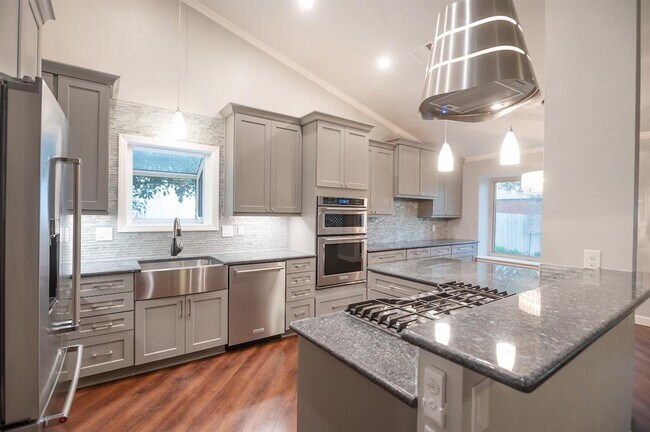Building Photo - 3511 Lovage Dr