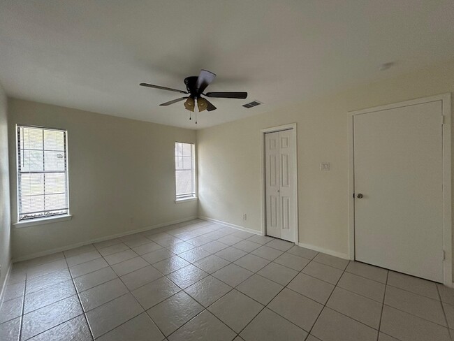 Building Photo - 344 E Dakota