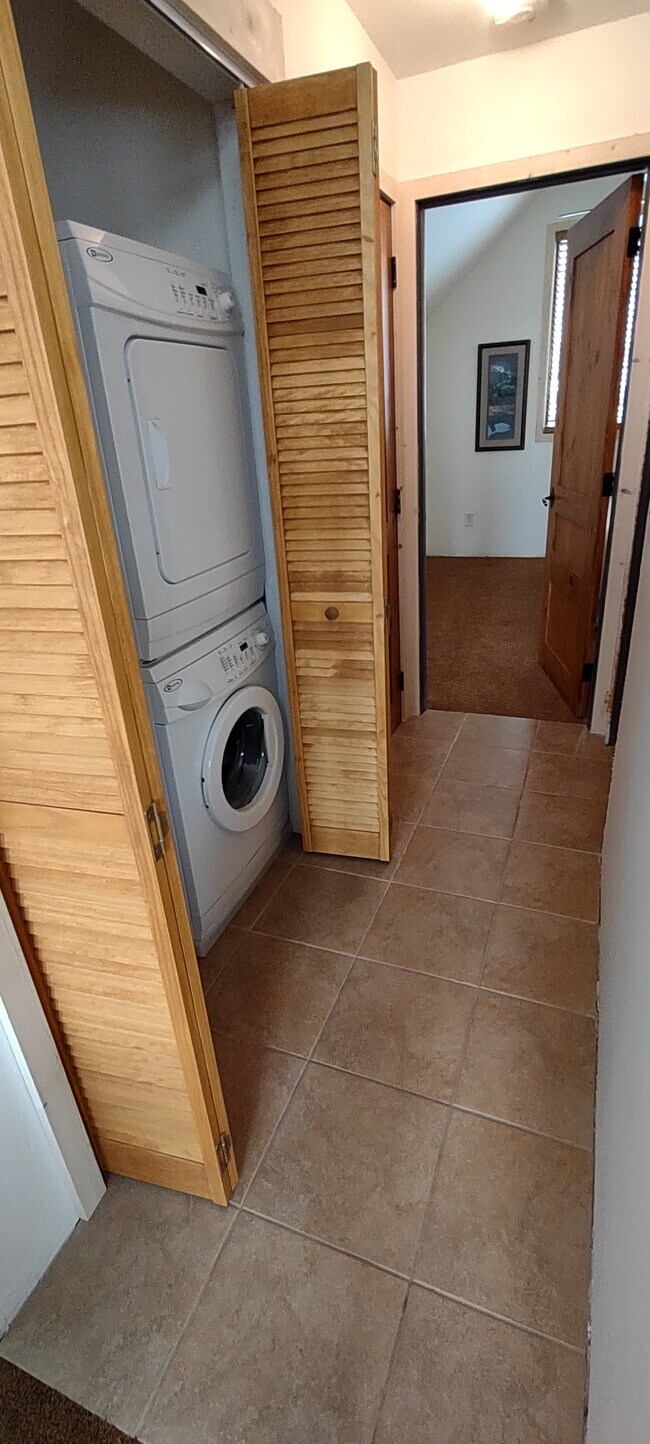 Washer Dryer - 114 Aldasoro Rd