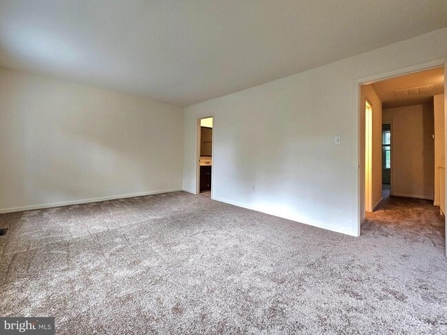 Building Photo - 4802 Treasure Ct