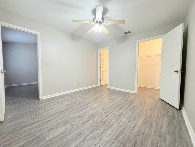Building Photo - 3910 Gaffney Loop