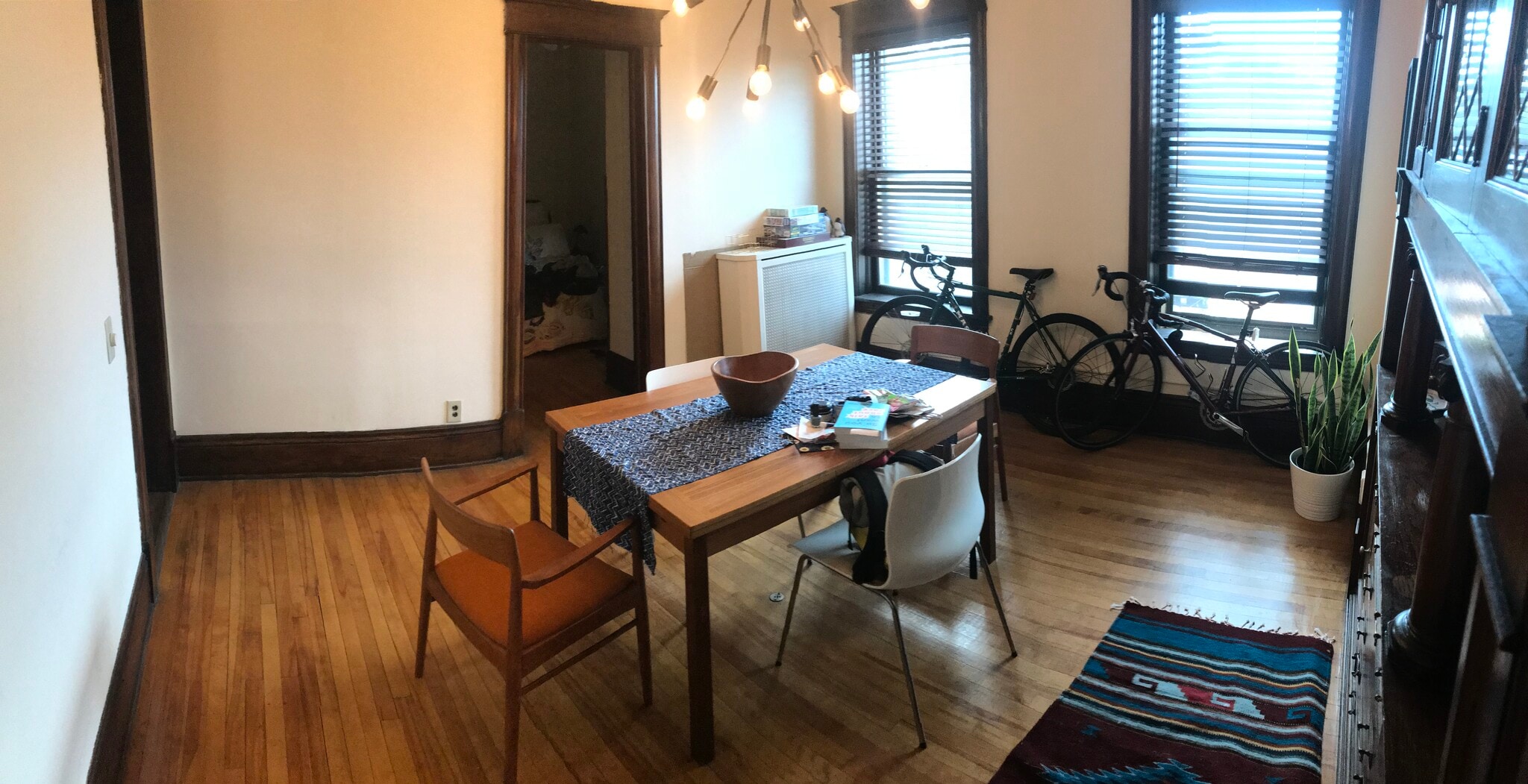 Building Photo - 2404 Lyndale Ave S