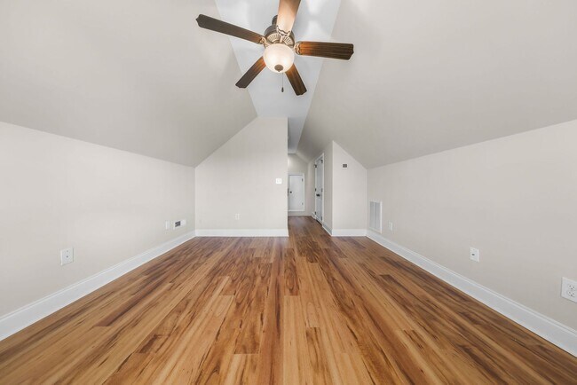 Building Photo - ~ COMPASS POINTE ~