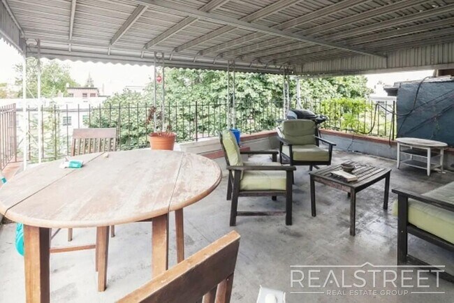 Floorplan - 283 Sackett St